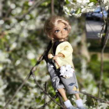 Крошка на ладошке