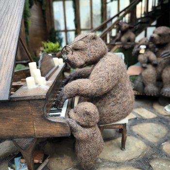 Искусство куклы 2025, часть о мишках в домиках