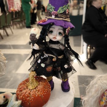 Пробежимся по Территории кукол, часть 2