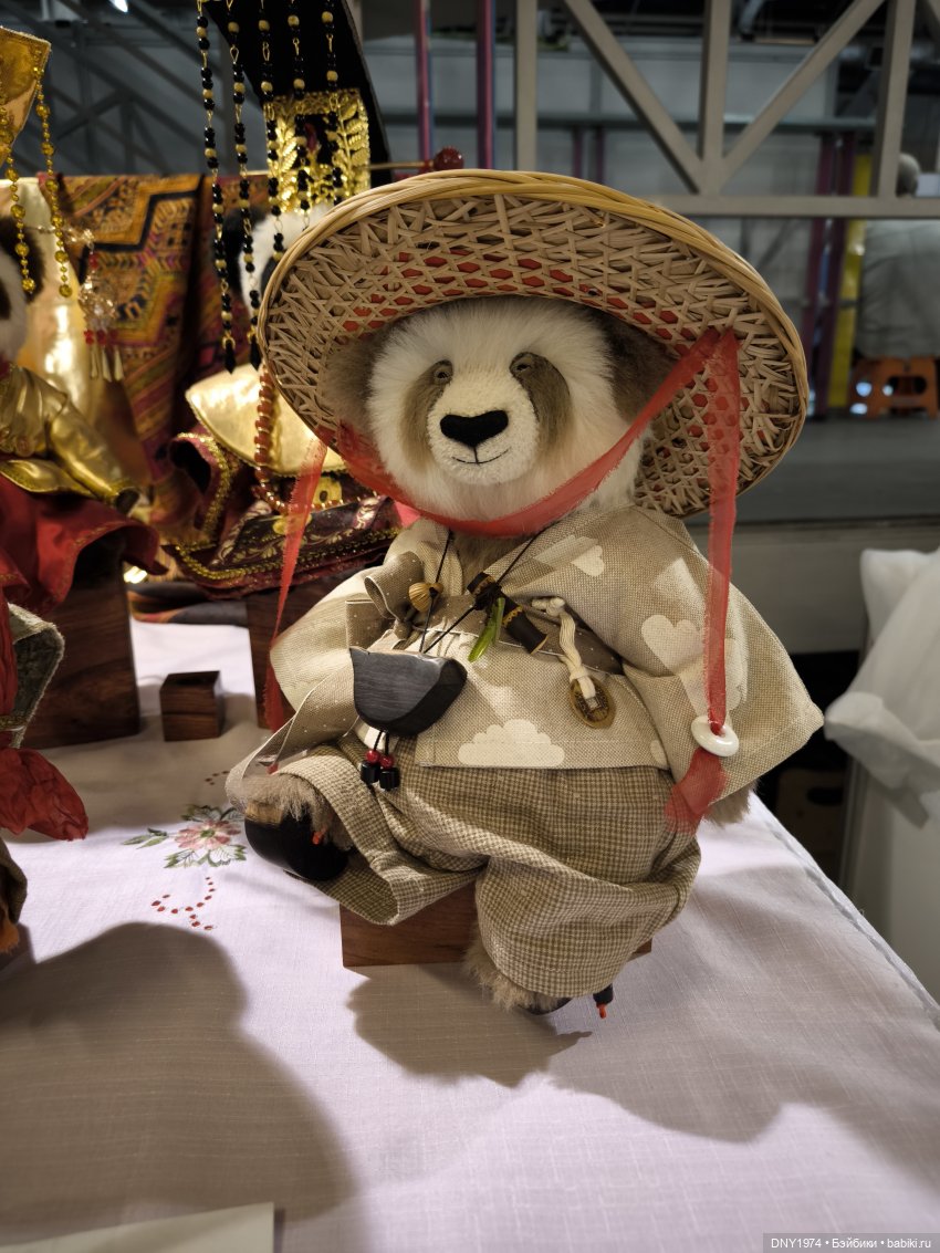 Апрельские мишки и куклы на Тишинке, ч. 1