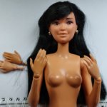 Barbie Кира "Страны мира Китай" на теле Лары Крофт, две пары кистей
