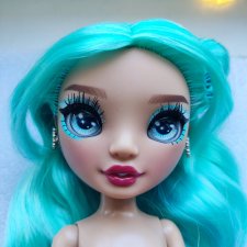 Rainbow High Blu Brooks стройняшка со сменными ножками