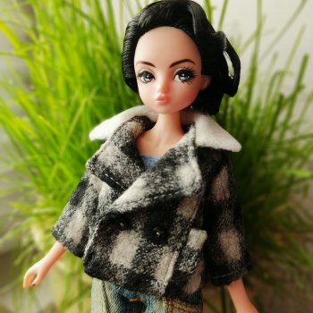 Прогулка по подоконнику☺