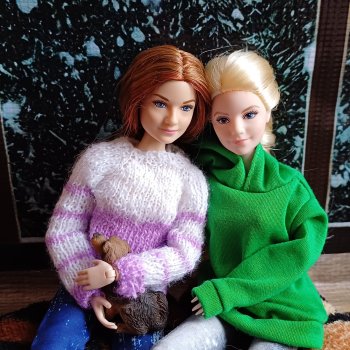 Веселые подружки