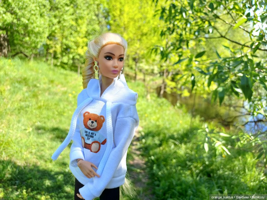 Первая прогулка Лины-Софии