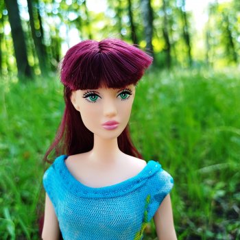 Дефа Люси на прогулке