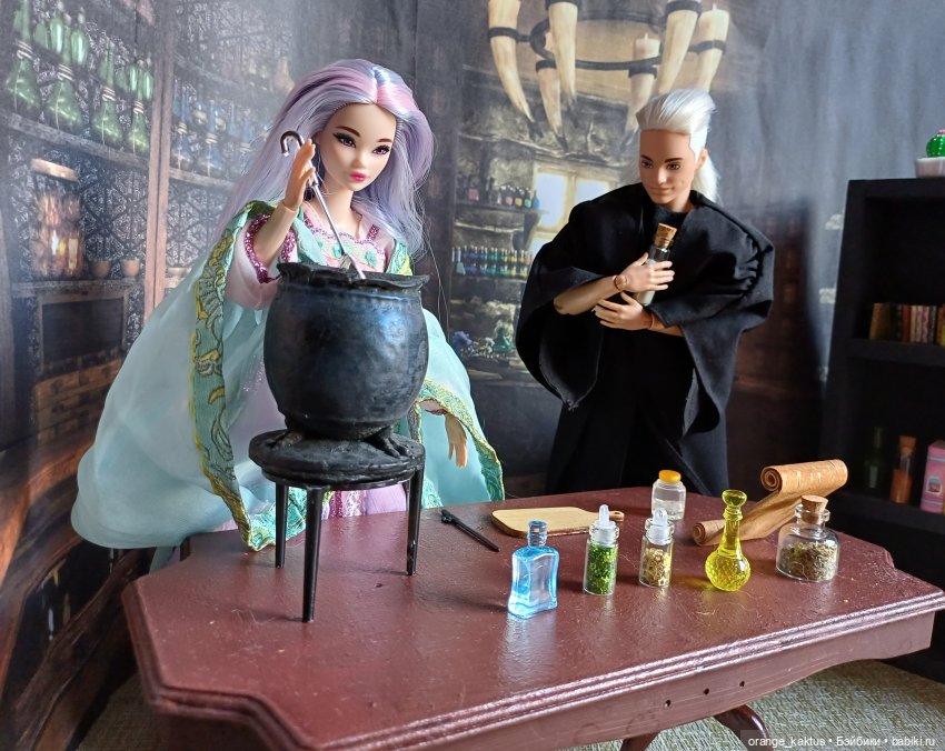 На уроке зельеварения — Куклы Barbie (Барби): Looks (фото 10)