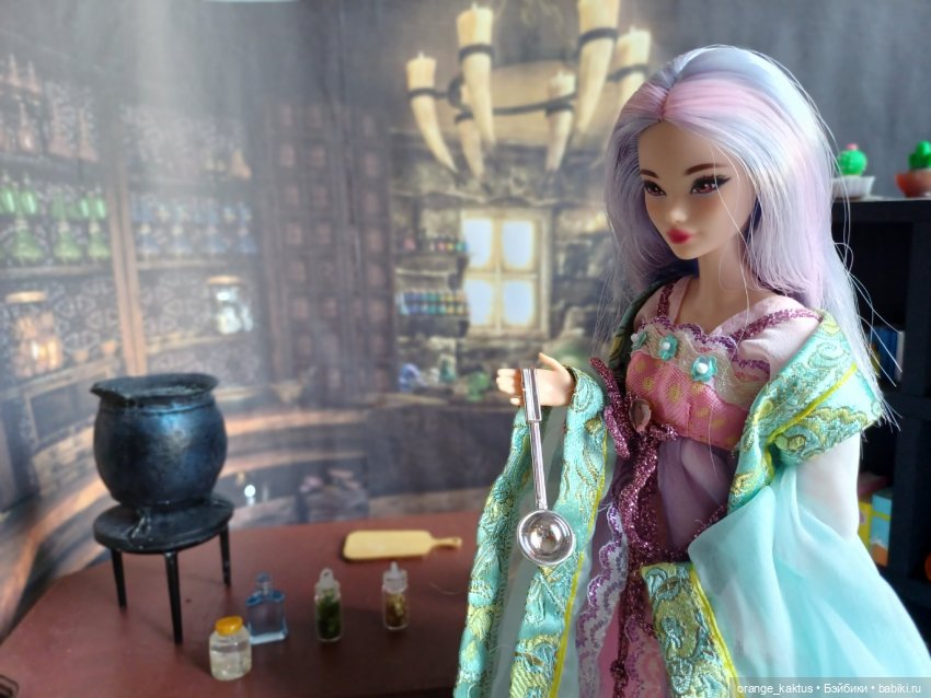 На уроке зельеварения — Куклы Barbie (Барби): Looks (фото 5)