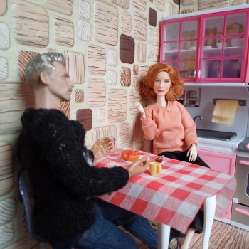 Пока мелкий в школе)