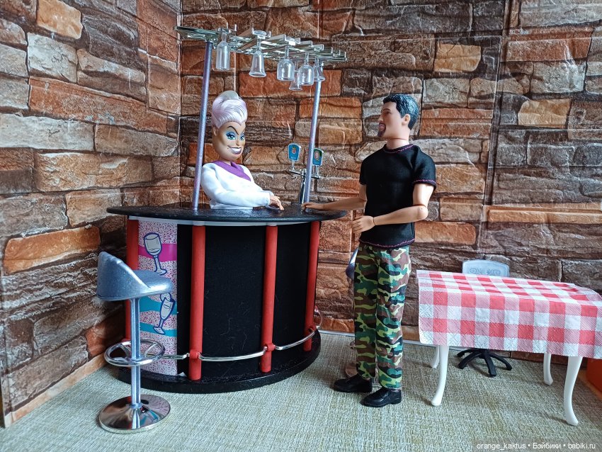 Превращение Урсулы в привокзальную буфетчицу) (фото 3)