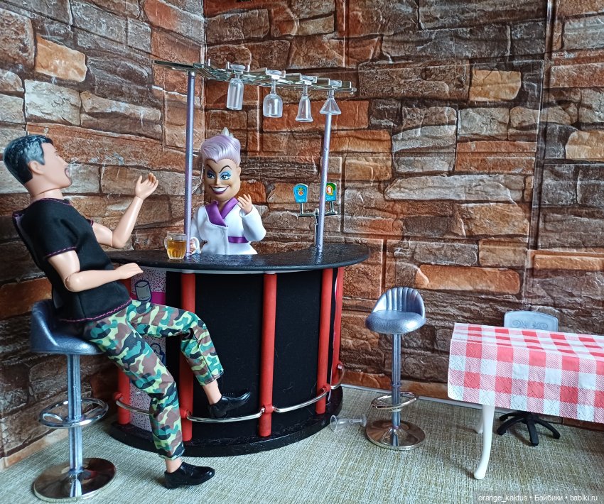 Превращение Урсулы в привокзальную буфетчицу) (фото 7)