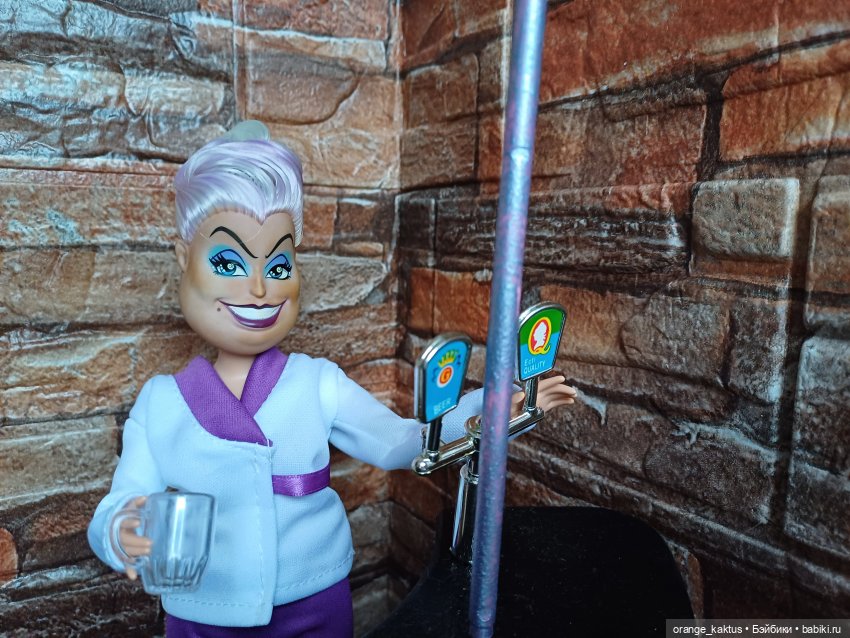 Превращение Урсулы в привокзальную буфетчицу) (фото 5)