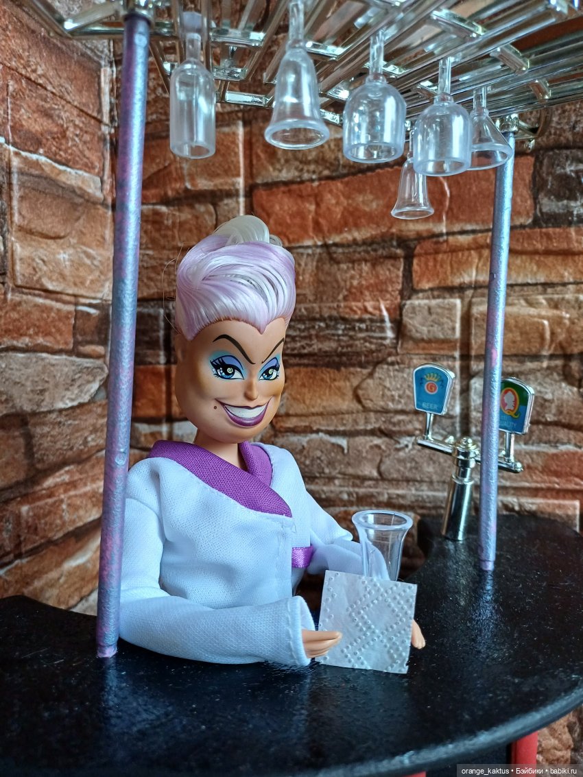 Превращение Урсулы в привокзальную буфетчицу) (фото 2)