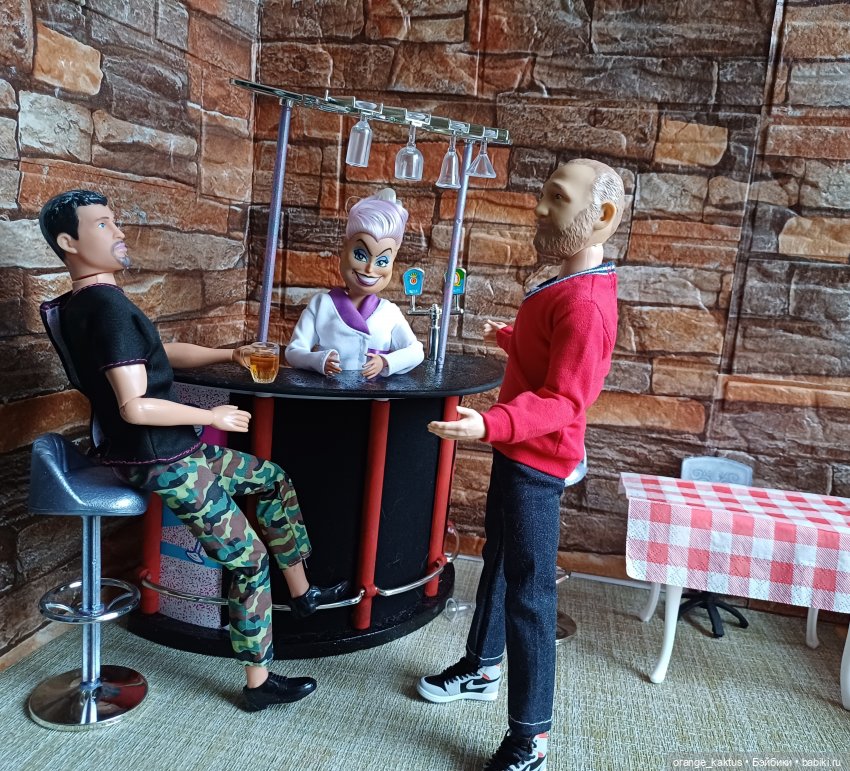 Превращение Урсулы в привокзальную буфетчицу) (фото 8)