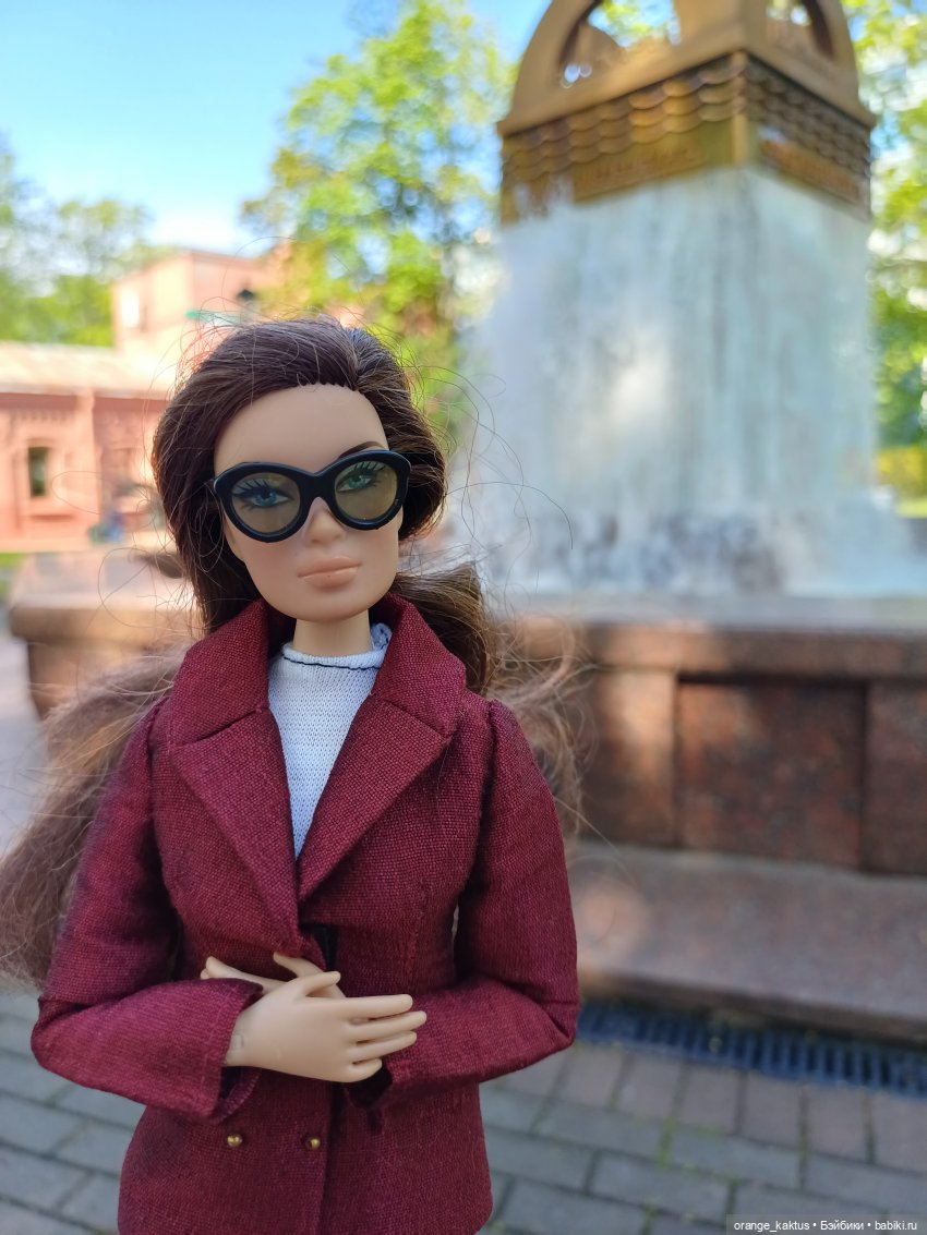 Обещанного три года ждут Или прогулка по городу