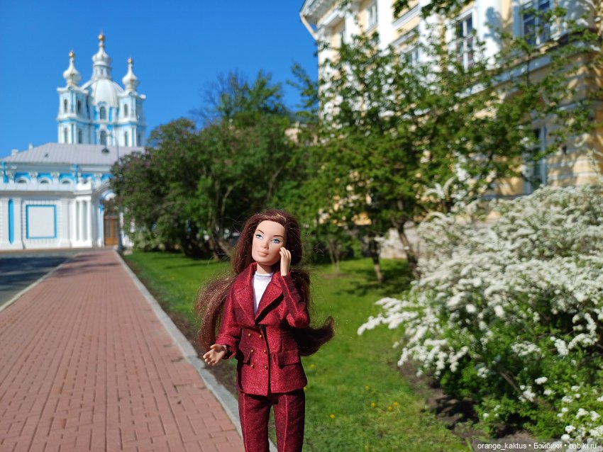 Обещанного три года ждут Или прогулка по городу