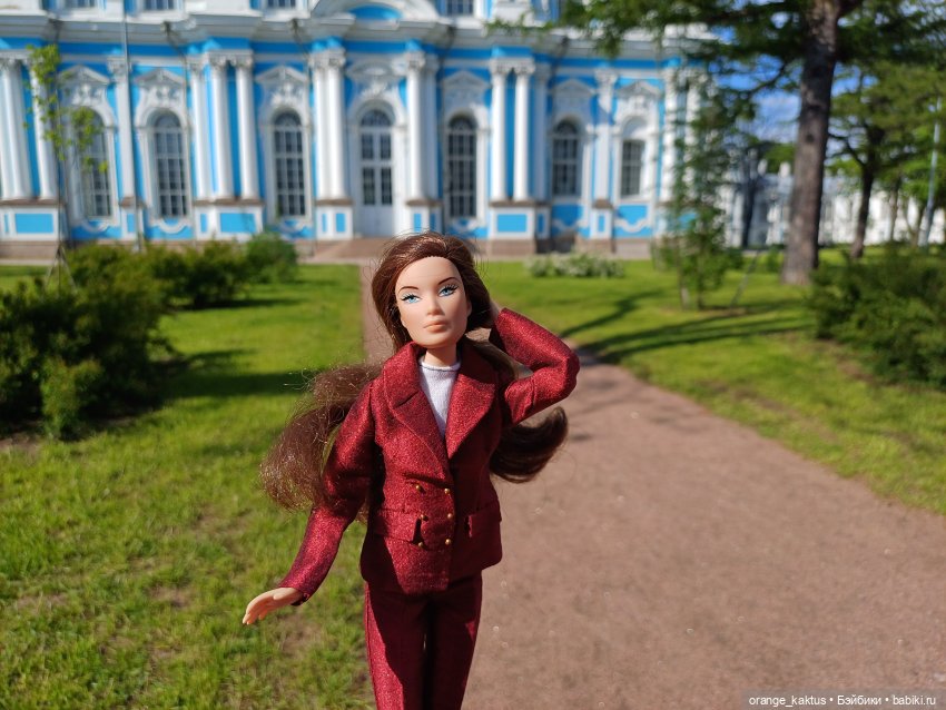 Обещанного три года ждут Или прогулка по городу