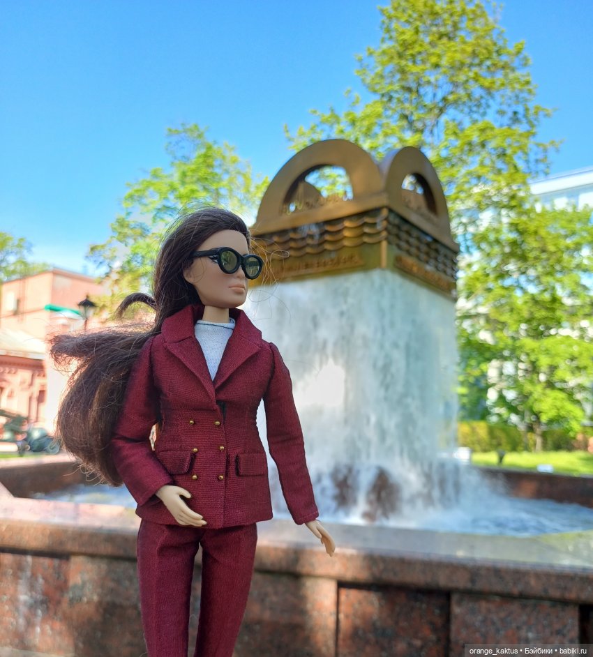 Обещанного три года ждут Или прогулка по городу