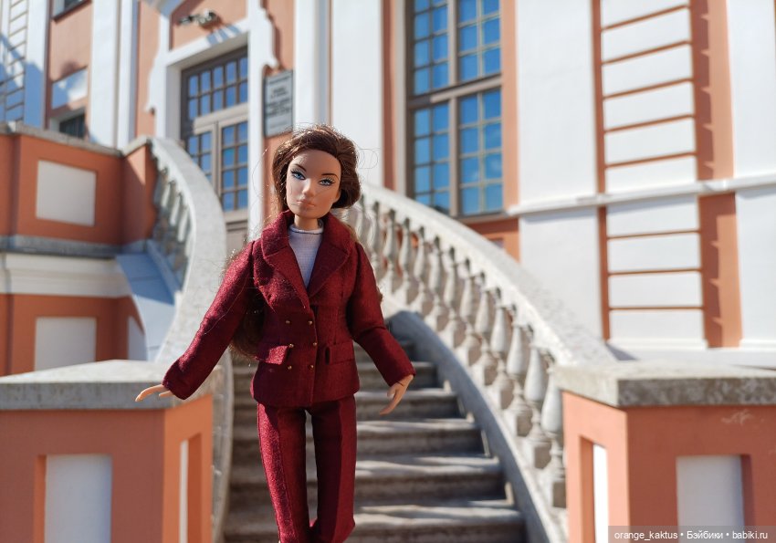 Обещанного три года ждут Или прогулка по городу