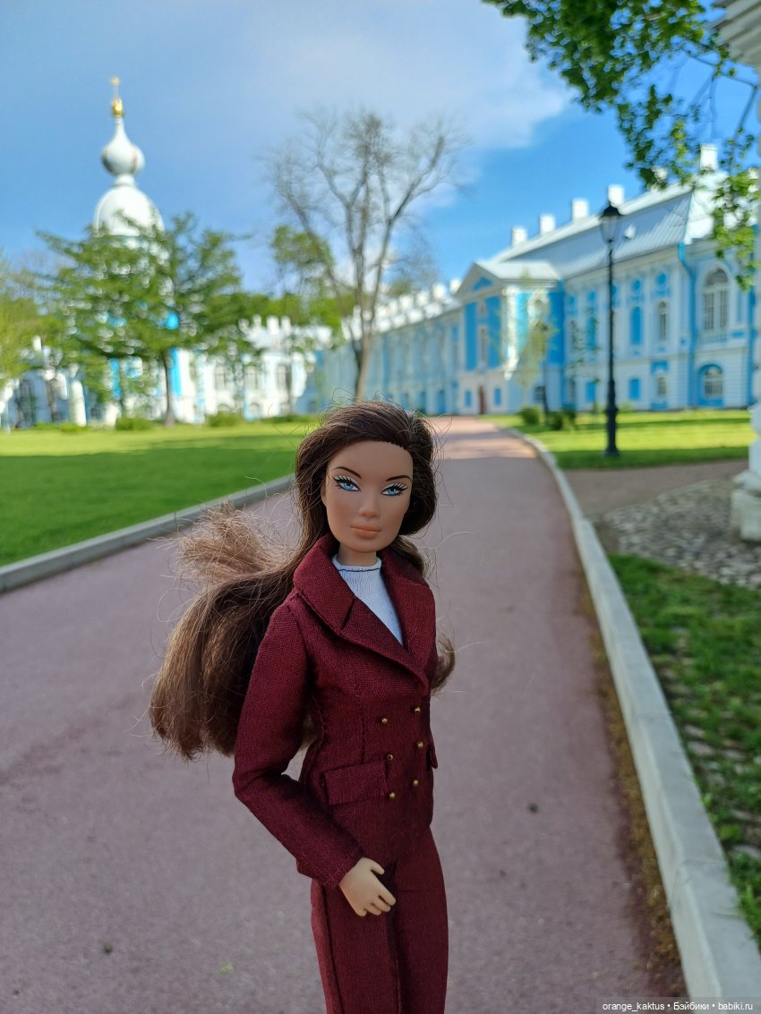 Обещанного три года ждут Или прогулка по городу