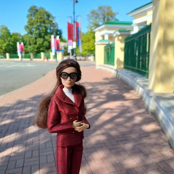 Обещанного три года ждут Или прогулка по городу