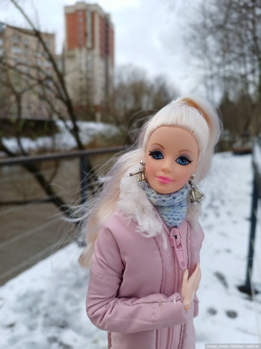 Первая снежная прогулка — Куклы Barbie (Барби): Looks