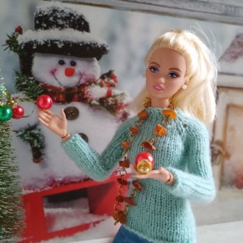 Аделина готовится к новому году