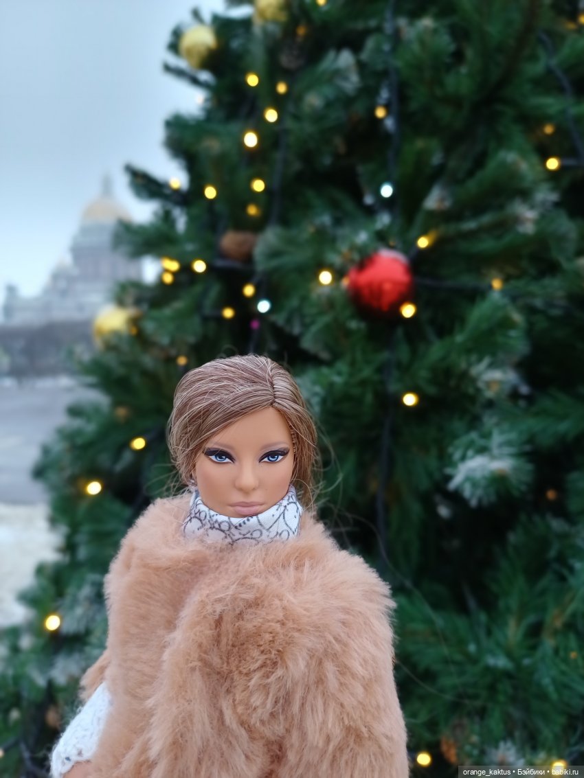 Барби Herve Leger, спонтанная прогулка