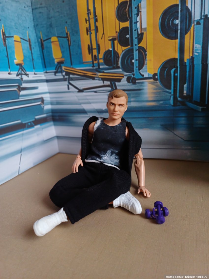 В фитнес клубе — Куклы Barbie (Барби): Looks (фото 8)