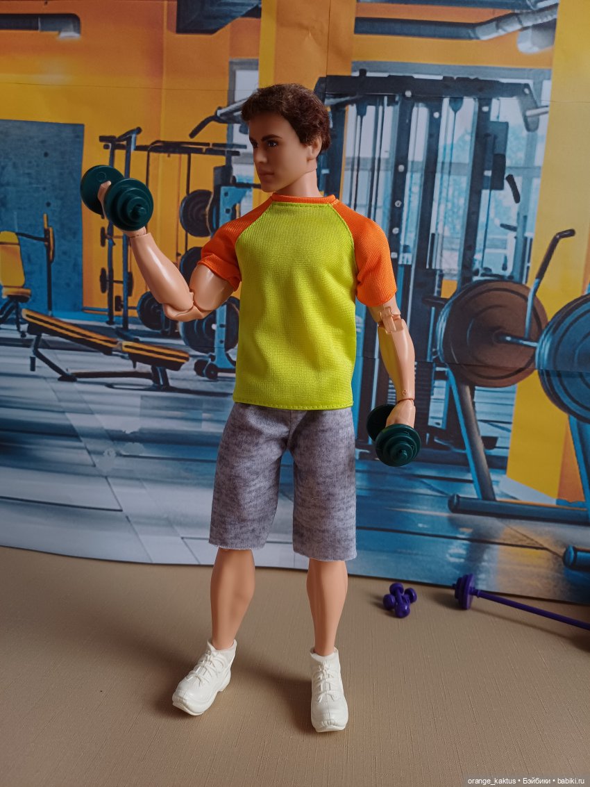 В фитнес клубе — Куклы Barbie (Барби): Looks