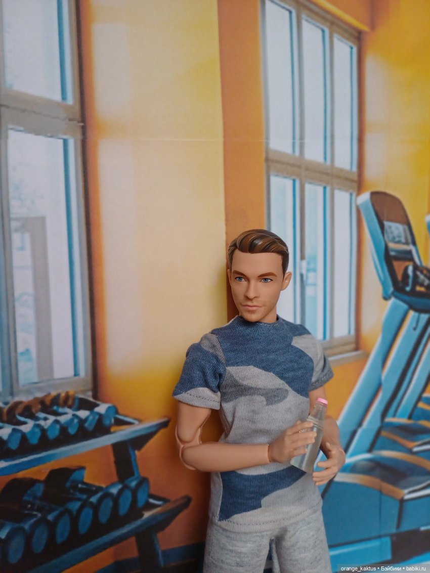 В фитнес клубе — Куклы Barbie (Барби): Looks