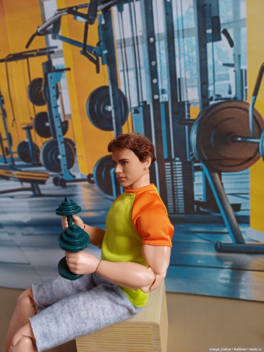 В фитнес клубе — Куклы Barbie (Барби): Looks