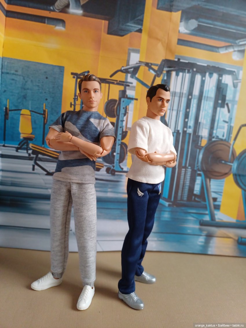 В фитнес клубе — Куклы Barbie (Барби): Looks