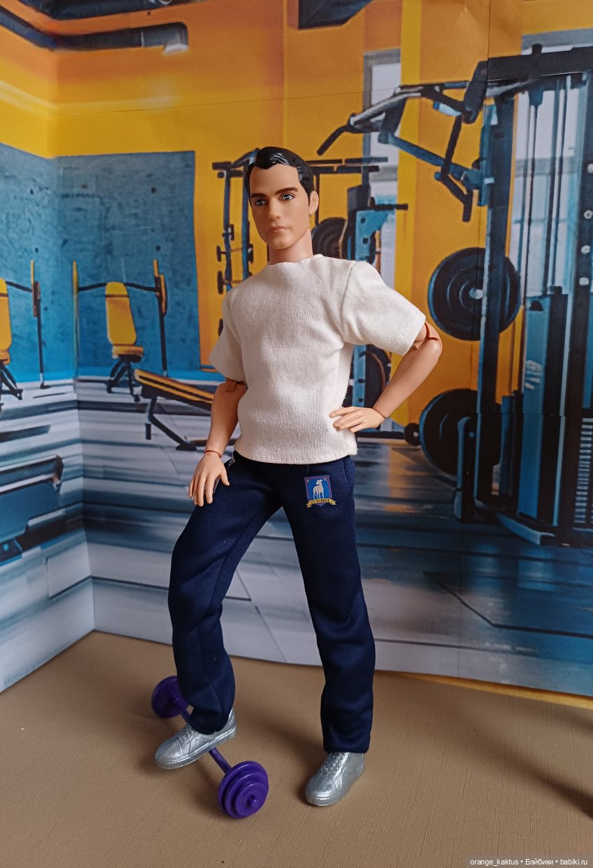 В фитнес клубе — Куклы Barbie (Барби): Looks