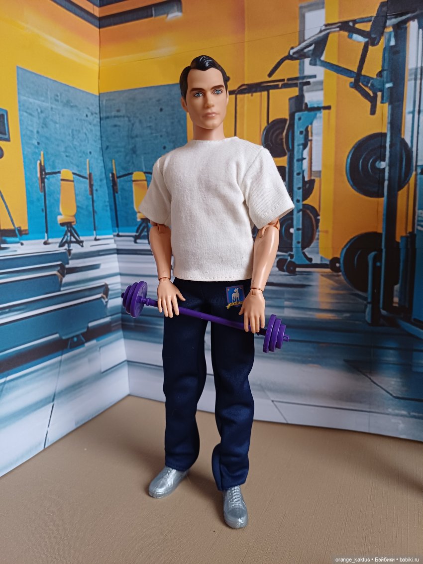 В фитнес клубе — Куклы Barbie (Барби): Looks