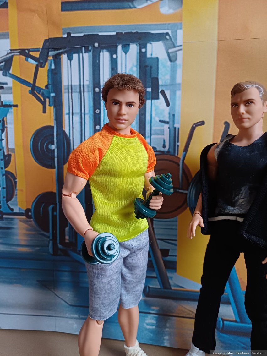 В фитнес клубе — Куклы Barbie (Барби): Looks