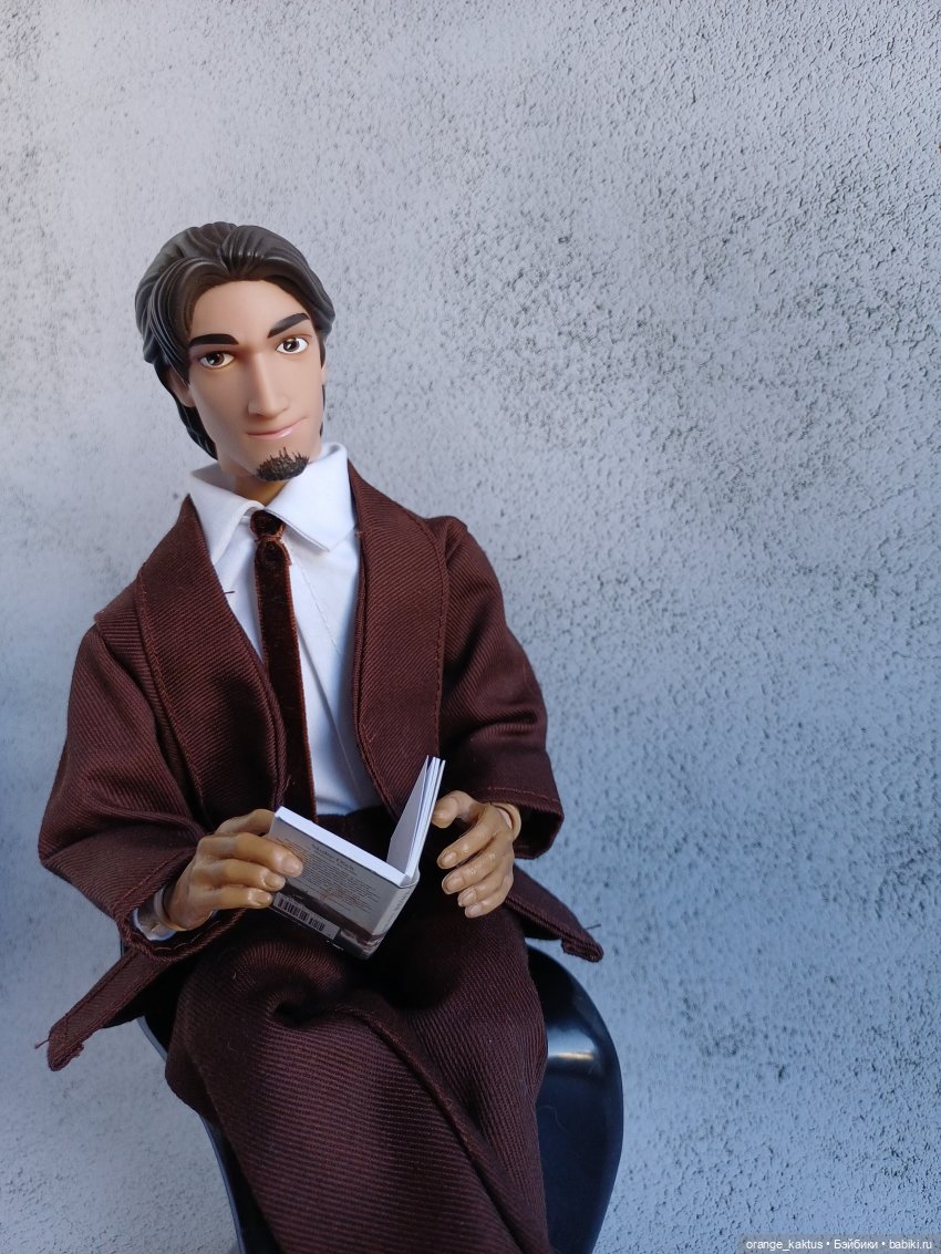 Офисный работник Арчил — Куклы Disney Animators и Принцессы Диснея: Disney Store (фото 10)