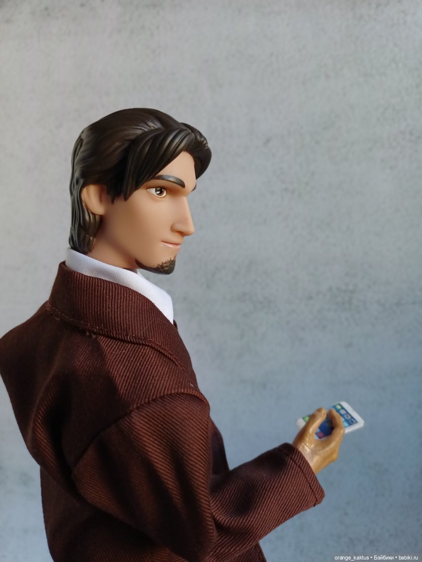 Офисный работник Арчил — Куклы Disney Animators и Принцессы Диснея: Disney Store (фото 4)