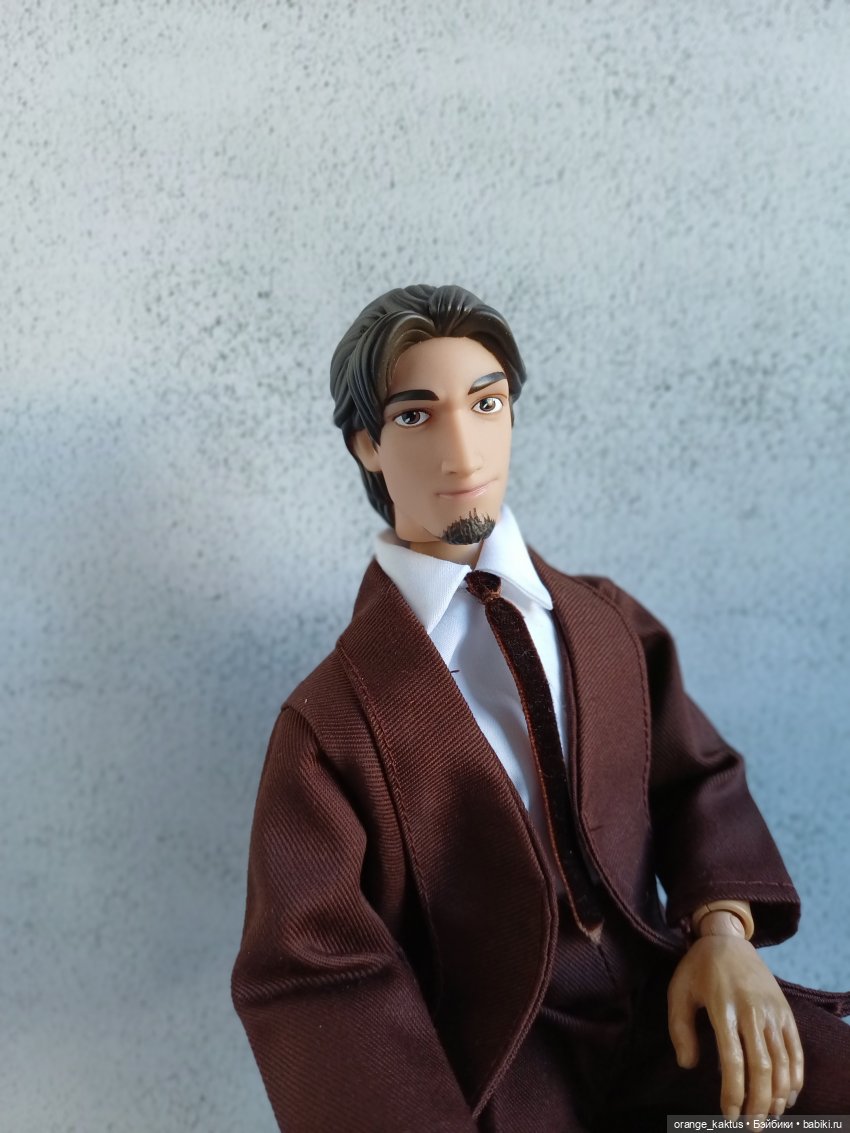 Офисный работник Арчил — Куклы Disney Animators и Принцессы Диснея: Disney Store (фото 7)