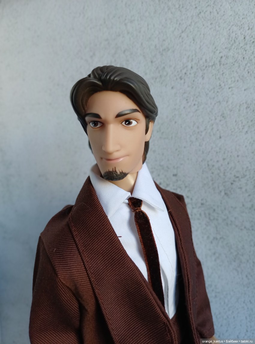 Офисный работник Арчил — Куклы Disney Animators и Принцессы Диснея: Disney Store (фото 3)