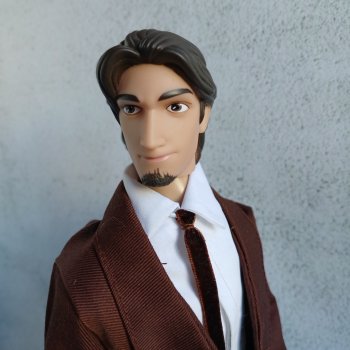 Офисный работник Арчил