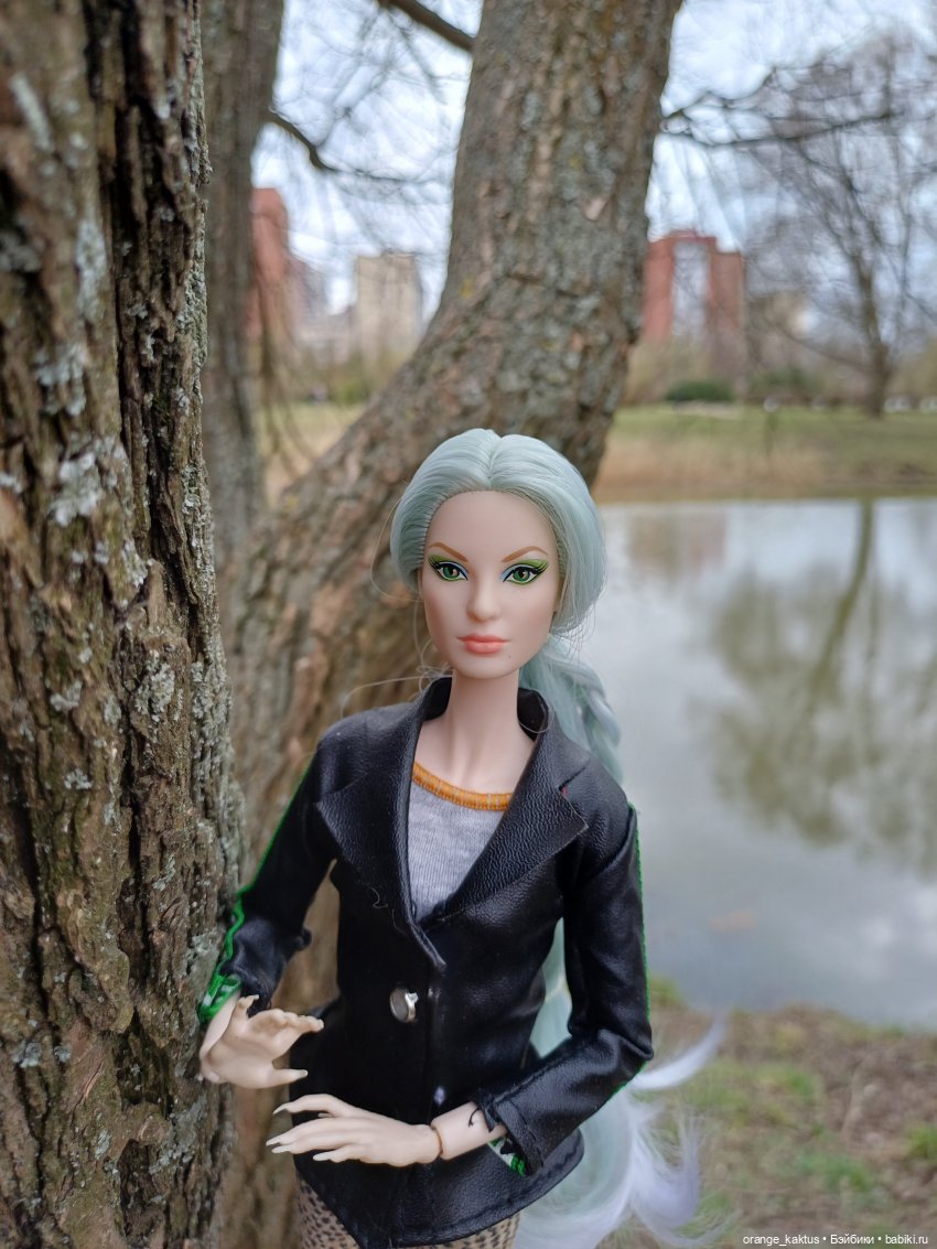 Барби Императрица драконов (фото 2)