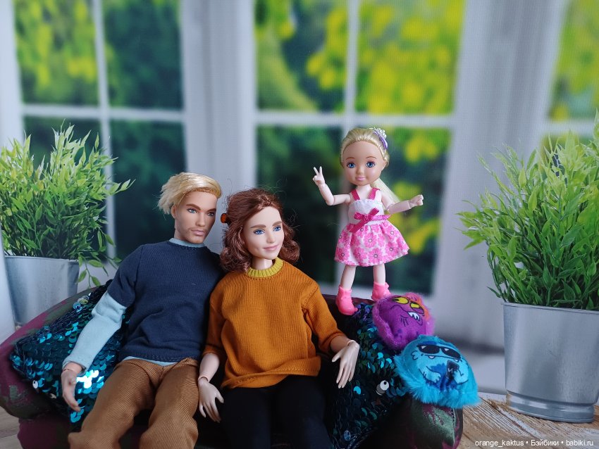 Кирилл, Ангелина и новый диван (фото 10)