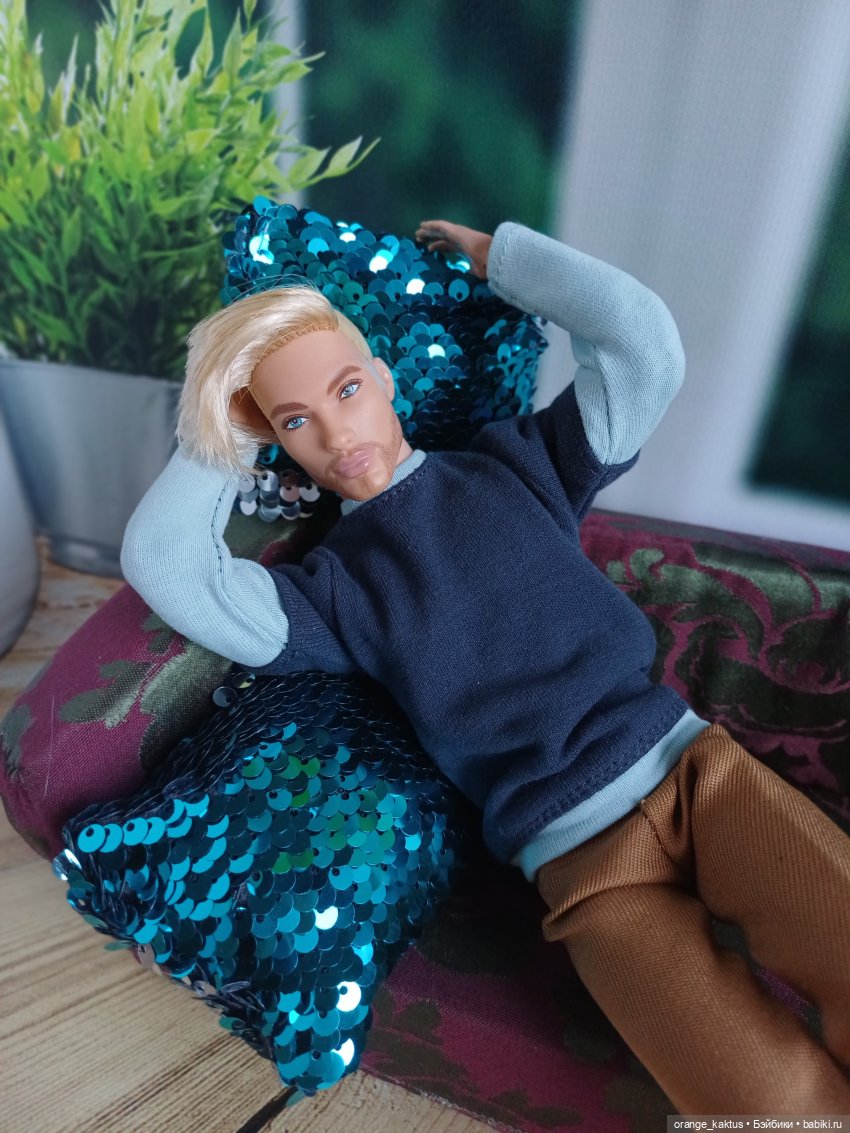 Кирилл, Ангелина и новый диван (фото 8)