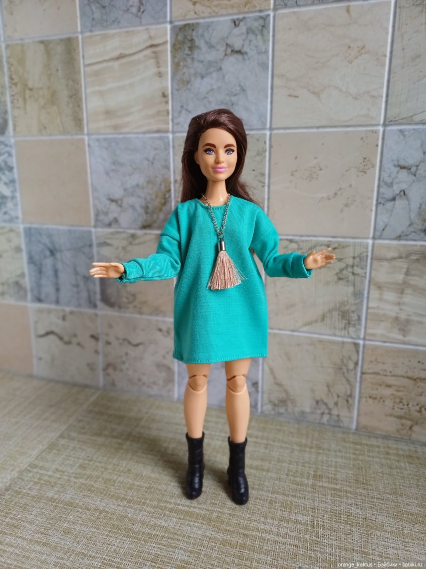 Девушки примеряют обновки