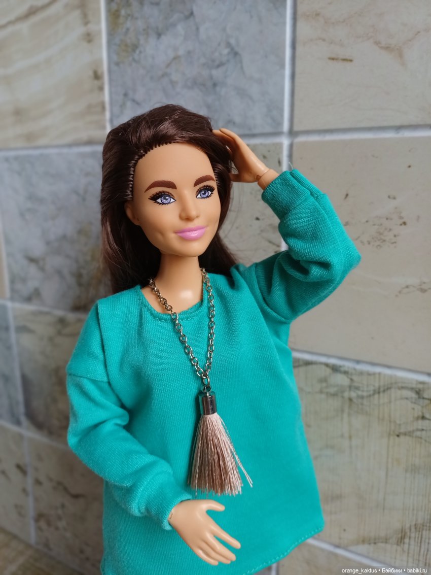 Девушки примеряют обновки