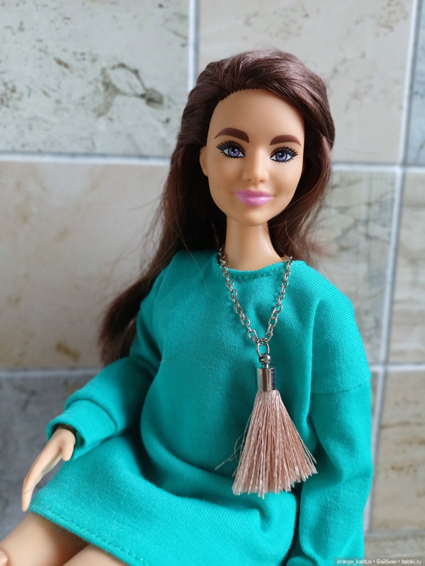 Девушки примеряют обновки