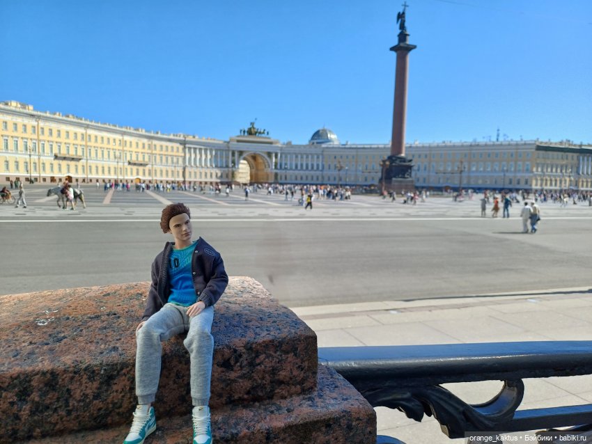 Новенький и его первая прогулка
