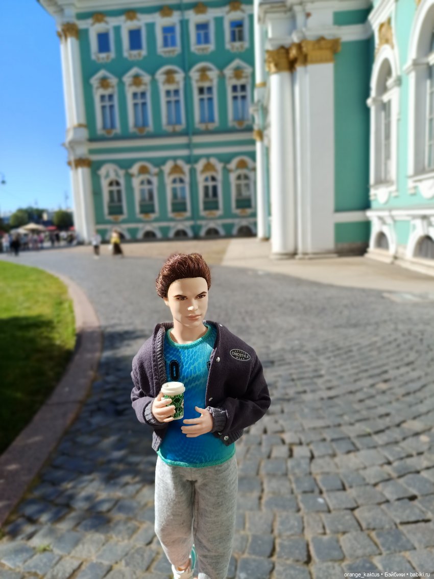 Новенький и его первая прогулка