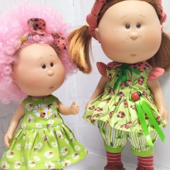 Две сестрички - невелички